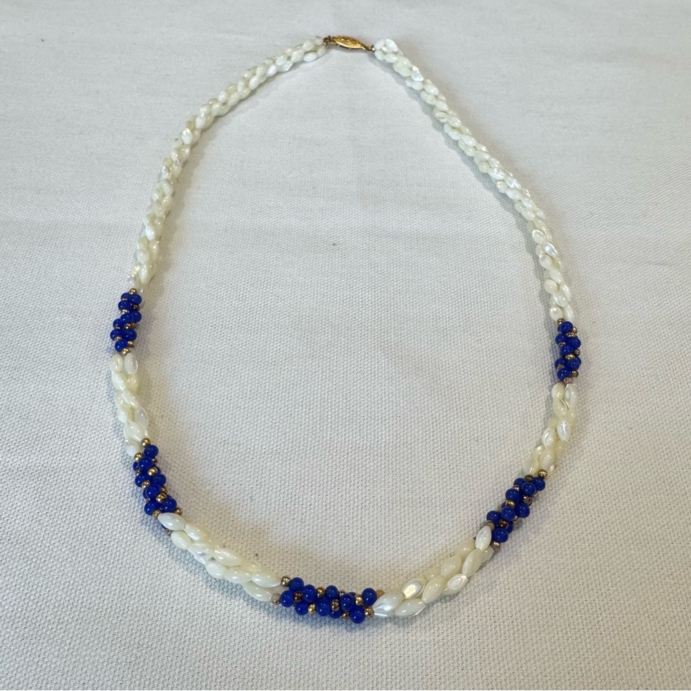 Vintage mother of pearl necklace - Picture 2 of 5